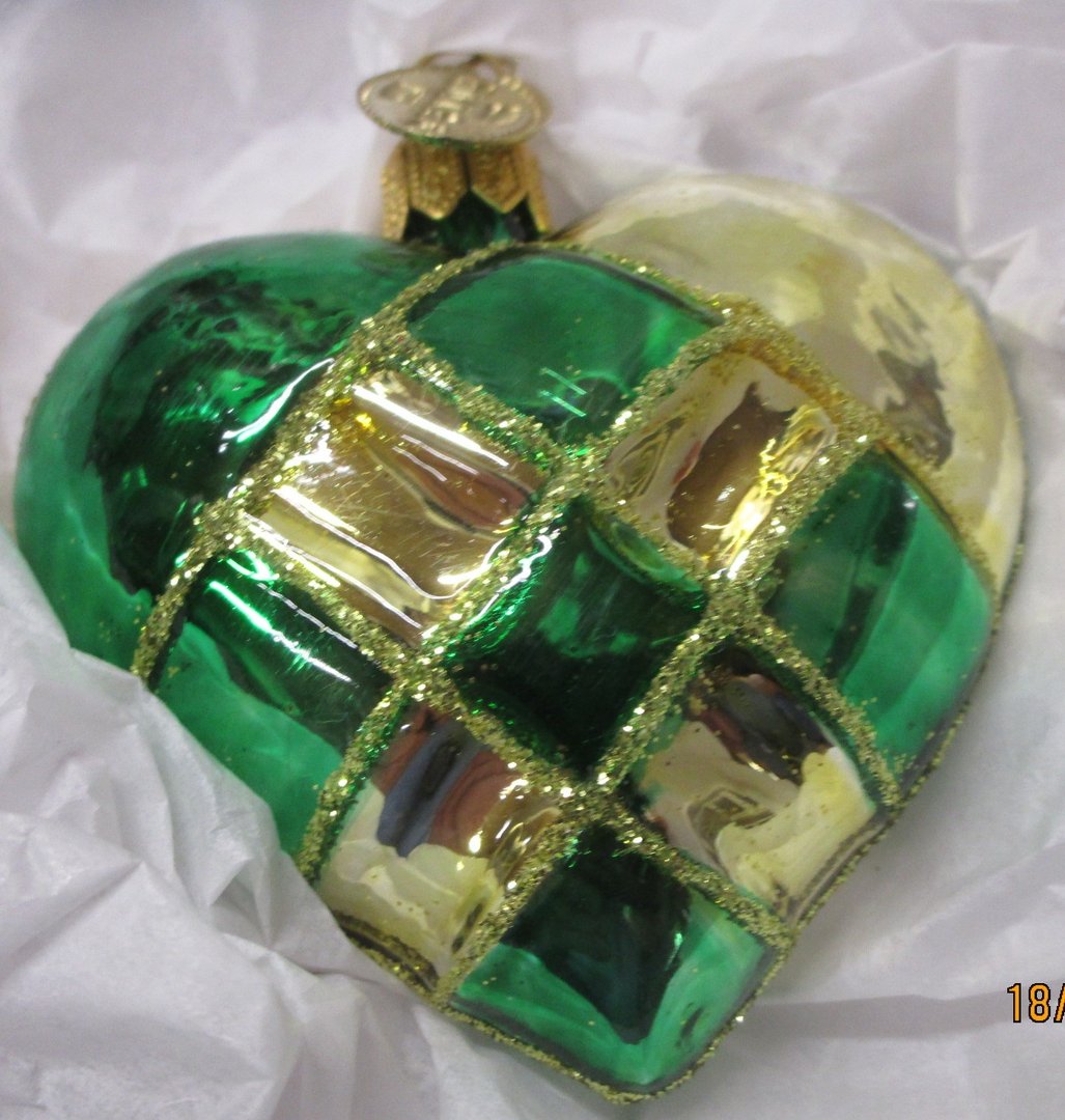 Grønt og guldfarvet glashjerte til juletræet