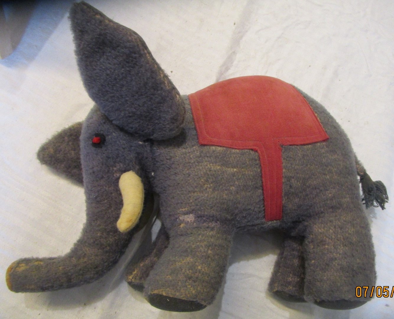 Gammel legetøjs Elefant i stof